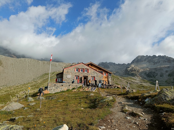 The Vl Funtauna on the route to Zuoz