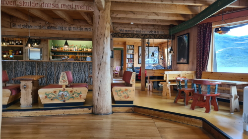 communal area in Leirvassbu hut