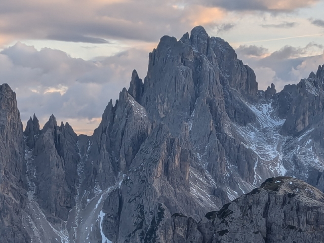 Views to the Cadini di Misurina from the Alta Via 9