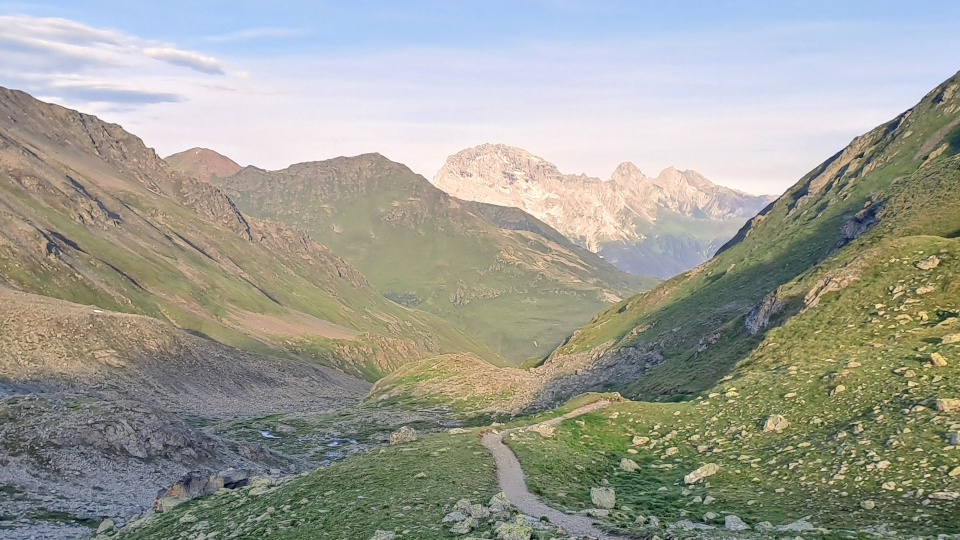 Descending through the Salect valley