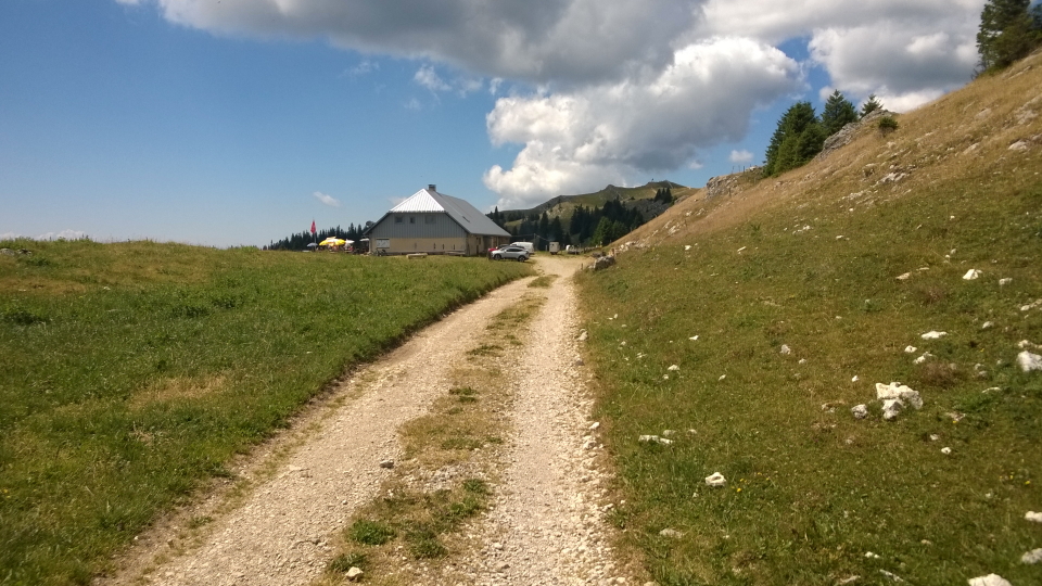 A hipped-roof house in the Jura