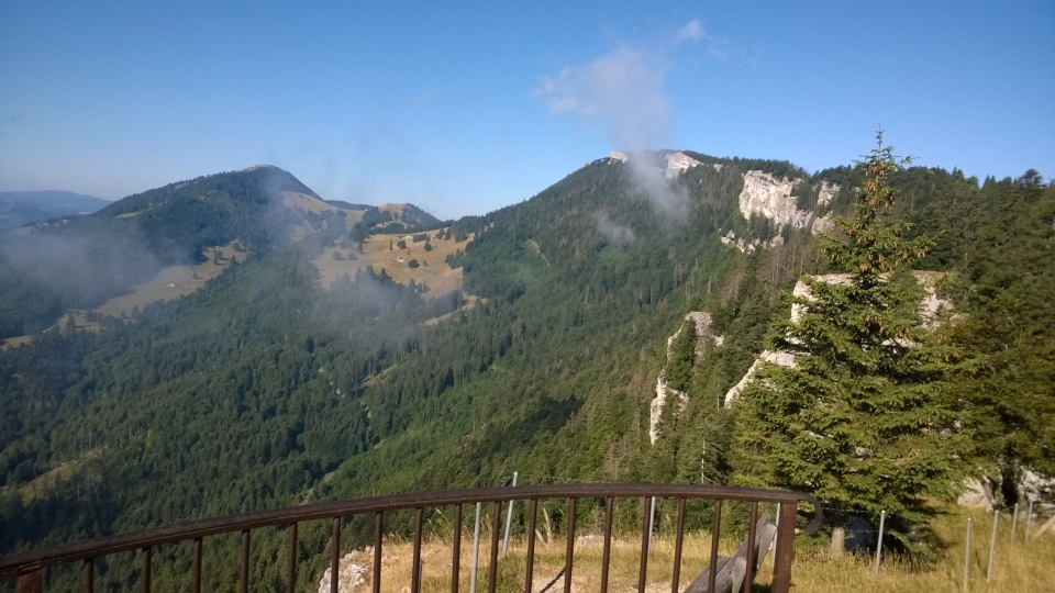 Low clouds in the Jura