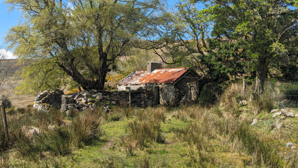 Rusty roof on the Kerry Way