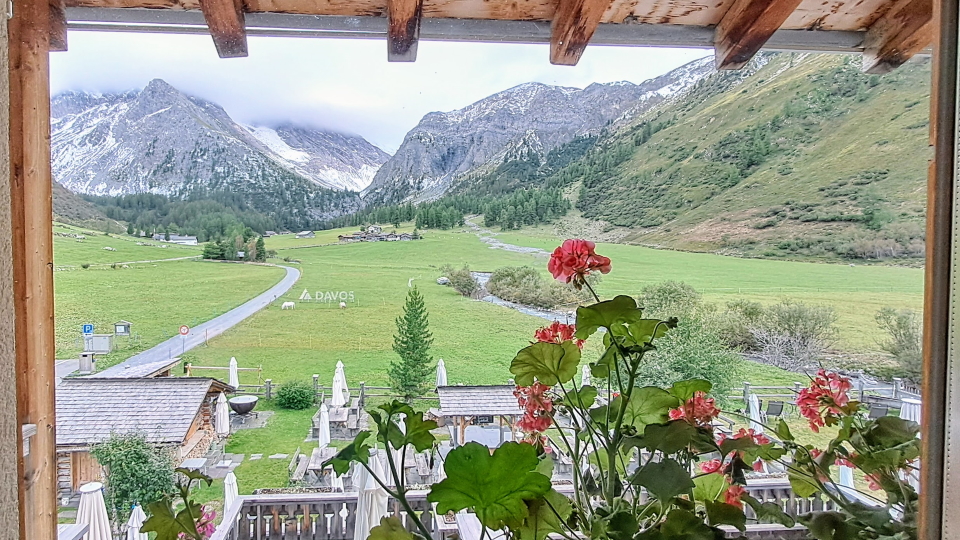 The Davos sign at Sertig