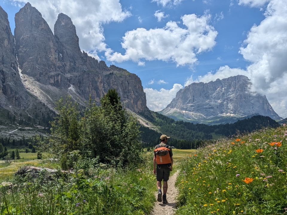 Dan walks along the AV2 with the Sella massif up left