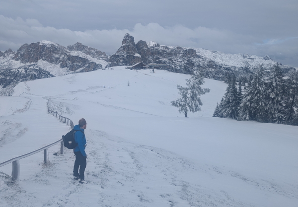 Unusually snowy weather one September on the Pralongia Platau, AV9